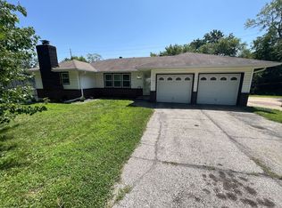 16305 E Queen Ridge Dr, Independence, MO 64050