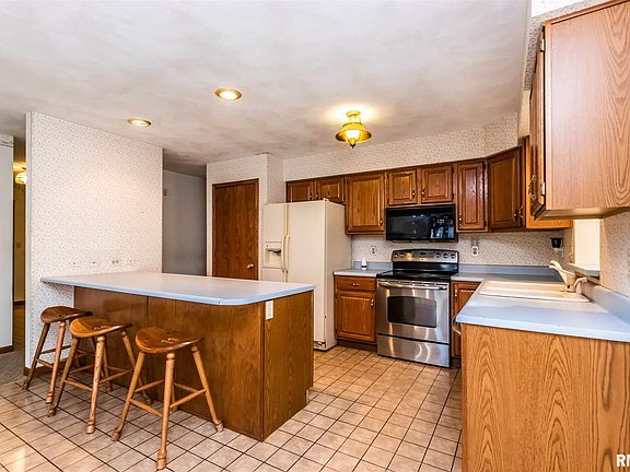 3rd image of 3616 W Malabar Ct