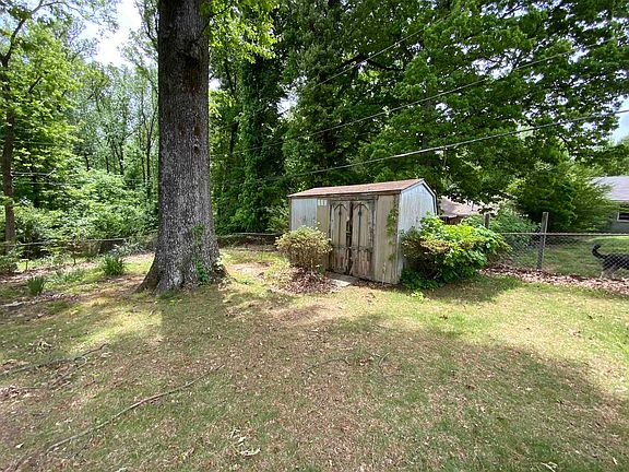3rd image of 3731 Helmwood St