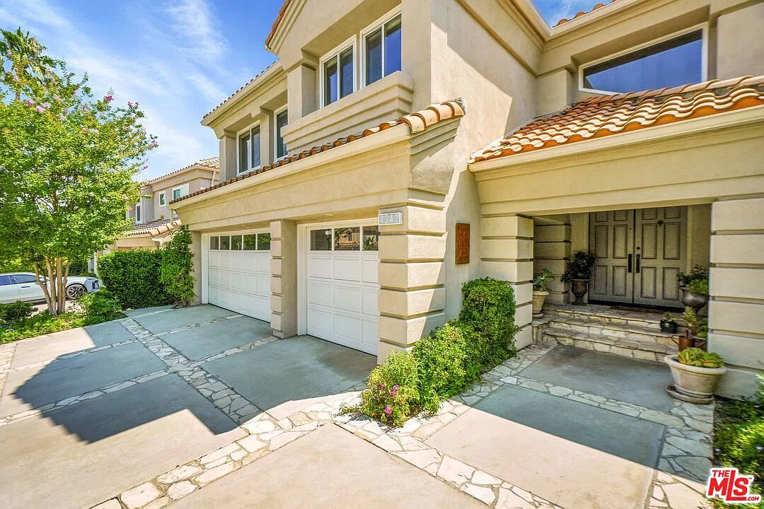 4 bed, 5.0 bath, 3663 sqft, $10,750 — Photo 2