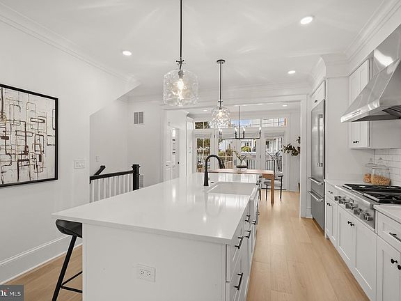 5th image of 3719 R St NW