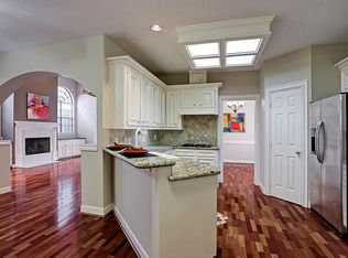 6992 Oakwood Place Ct E, Houston, TX 77040