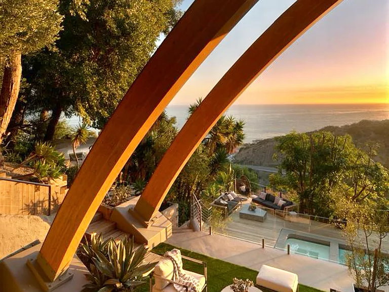 Outdoor Grill Lounge