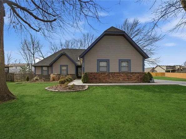 11800 England St, Overland Park, KS 66210