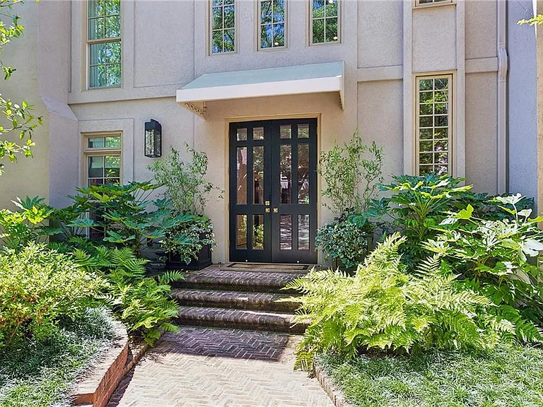 2525 Peachtree Rd NE #32 — Photo 45