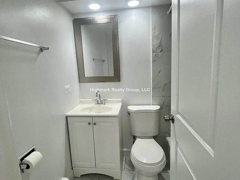 6830 N Sheridan Rd #663 — Photo 6