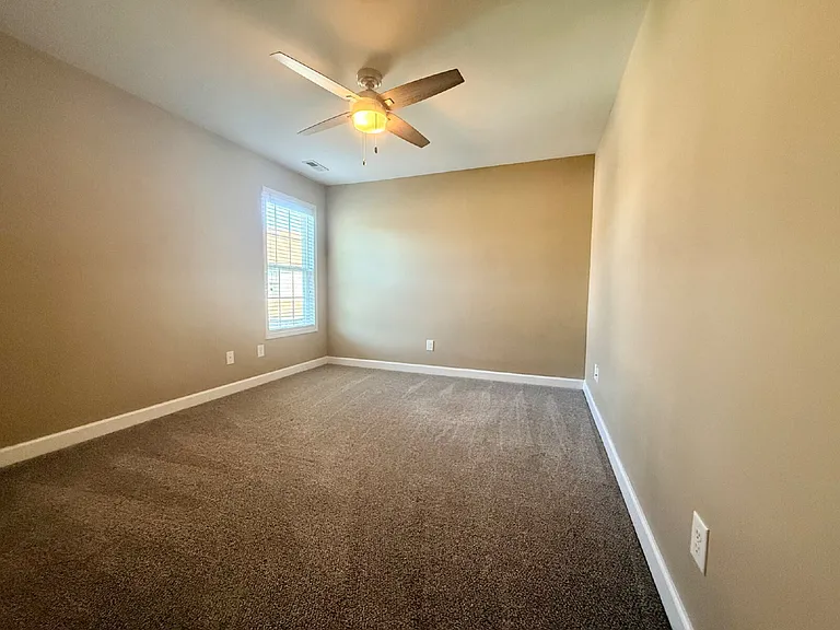1820 Shady Knoll Ln — Photo 12