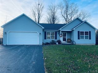 116 Festa Fairway Ln, Baldwinsville, NY 13027