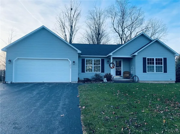 116 Festa Fairway Ln, Baldwinsville, NY 13027