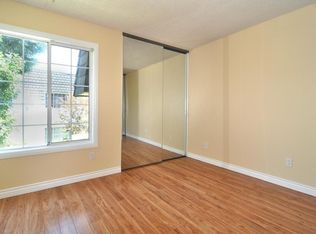 19200 Hamlin St, Reseda, CA 91335