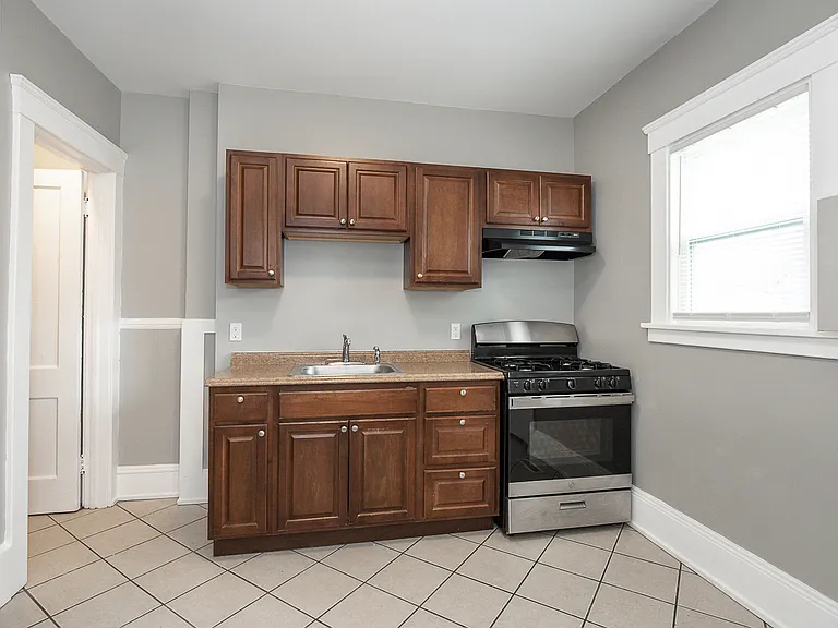 6915 Franklin Blvd Unit D — Photo 3