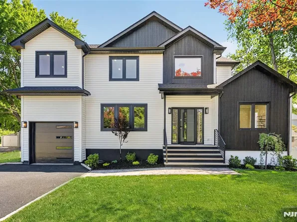 94 Parsippany Rd, Whippany, NJ 07981