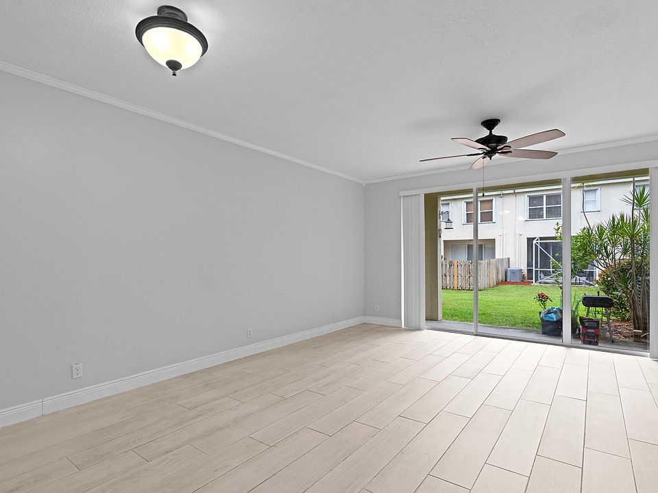 9736 Porta Leona Lane, Boynton Beach, FL 33472 | MLS #B26025859