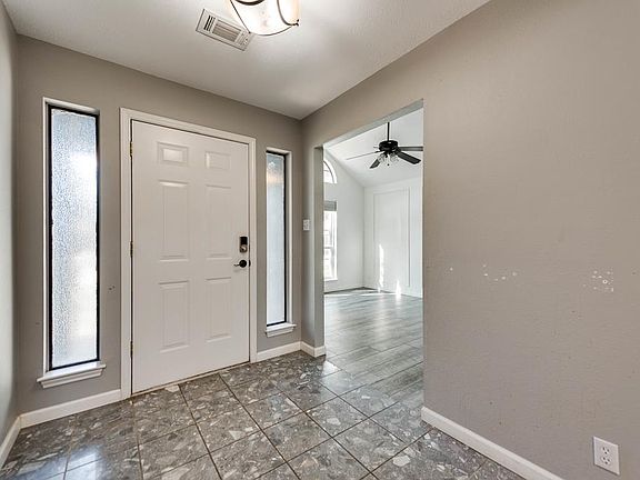 4th image of 4500 Gleneagles Dr