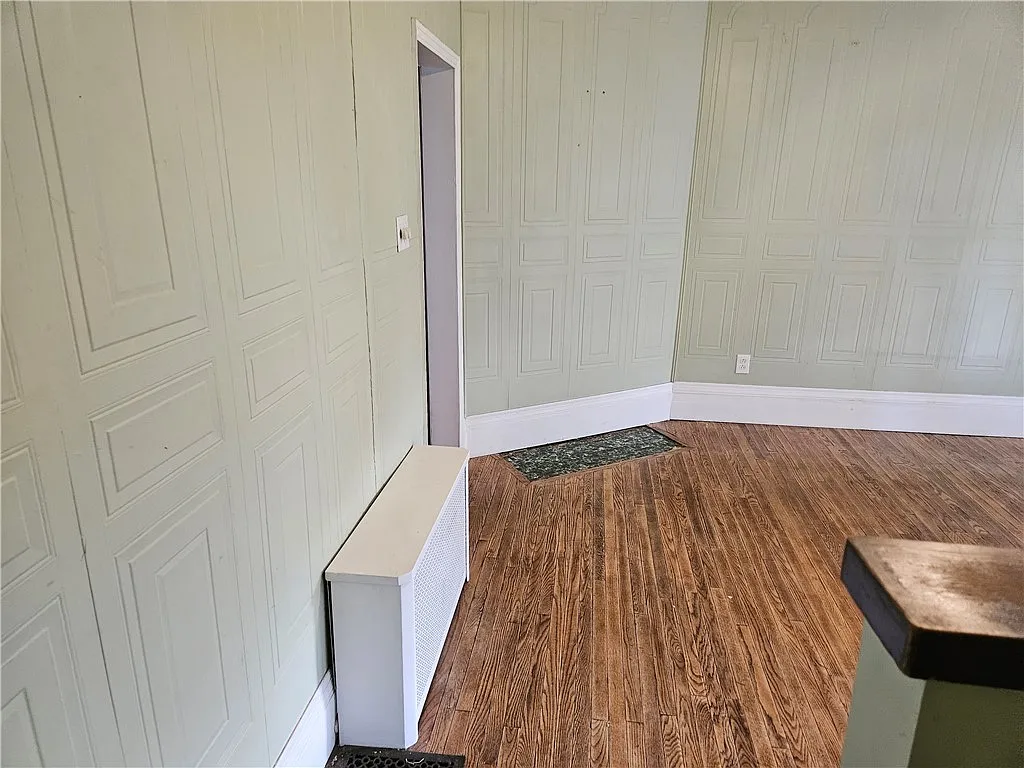3 bed, 2770 sqft, $1,600 — Photo 4