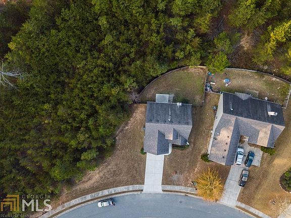 4th image of 34 Crockett Dr