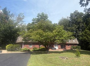 430 N 11th St APT 8, Murphysboro, IL 62966