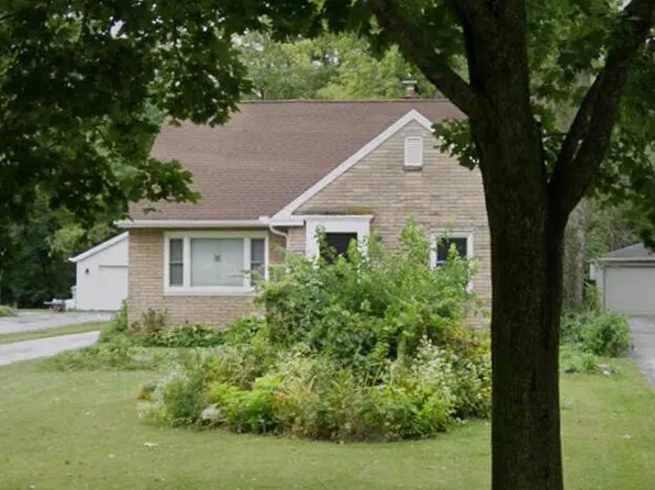 5253 North Milwaukee River PARKWAY, Milwaukee, WI 53209