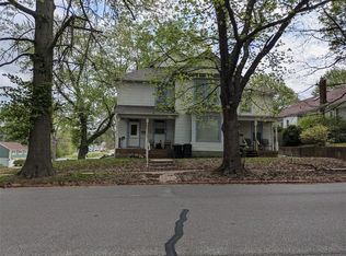 1101 S Broadway St, Leavenworth, KS 66048