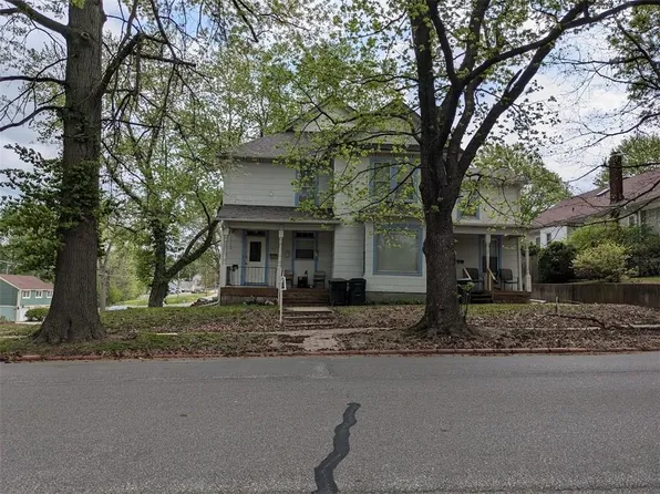 1101 S Broadway St, Leavenworth, KS 66048