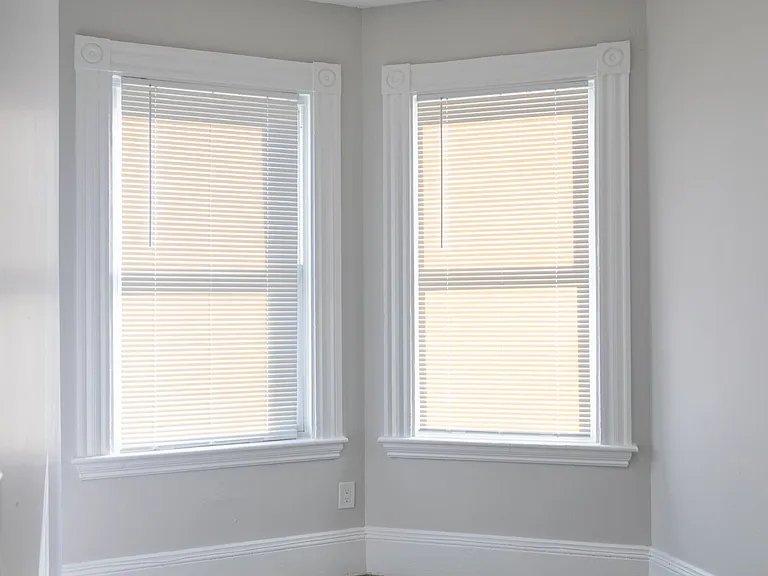 626 E 6th St #3 — Photo 5