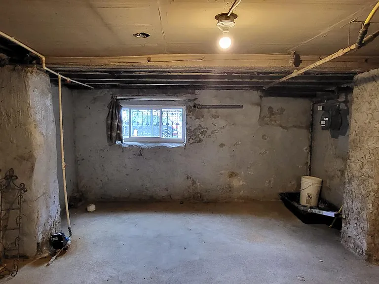 230 S Frazier St — Photo 33