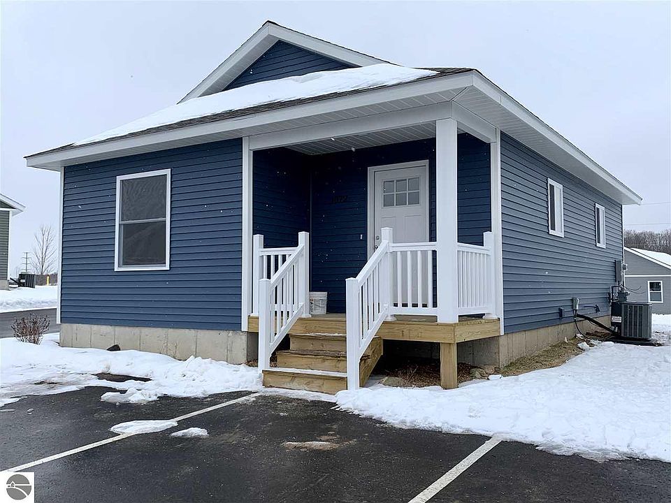 1st image of 1138 Olive Pl