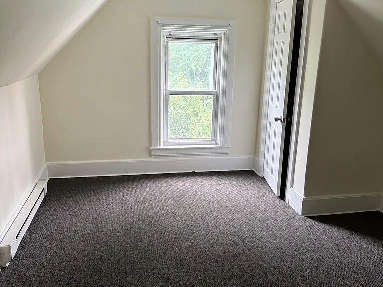 193 3rd Floor Walnut St — Photo 4