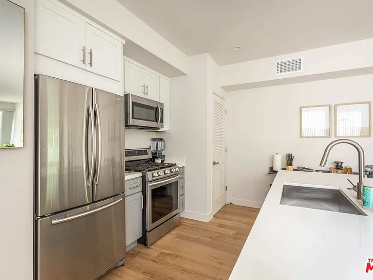 3726 Kelton Ave #102 — Photo 11