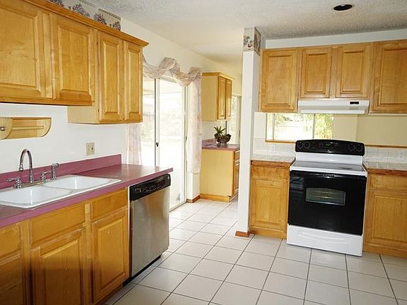 3rd image of 7940 Woodgrove Cir