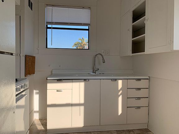 5th image of 2742 E Broadway APT D