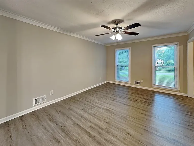 2090 Moccasin Way SW — Photo 4