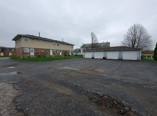 32 Manor Dr #40, Eldridge, IA 52748