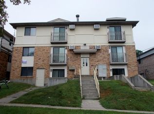 427 S Johnson St #R, Iowa City, IA 52240