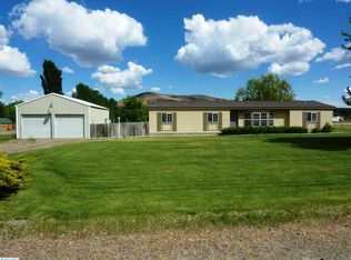 5714 E Tilstra Rd, Benton City, WA 99320