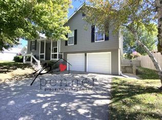 1205 NE Pierce Pl, Lees Summit, MO 64086