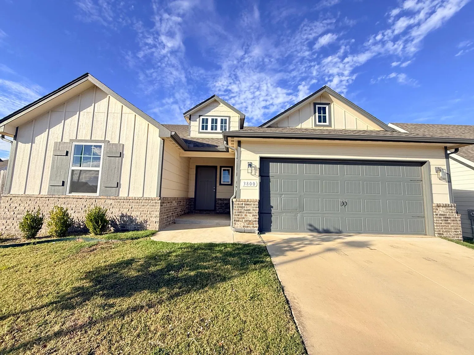 4 bed, 2097 sqft, $2,550 — Photo 3