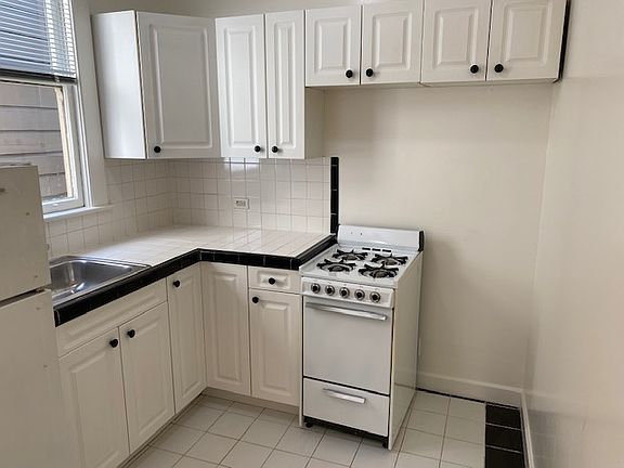 2nd image of 1067 Valencia St #8