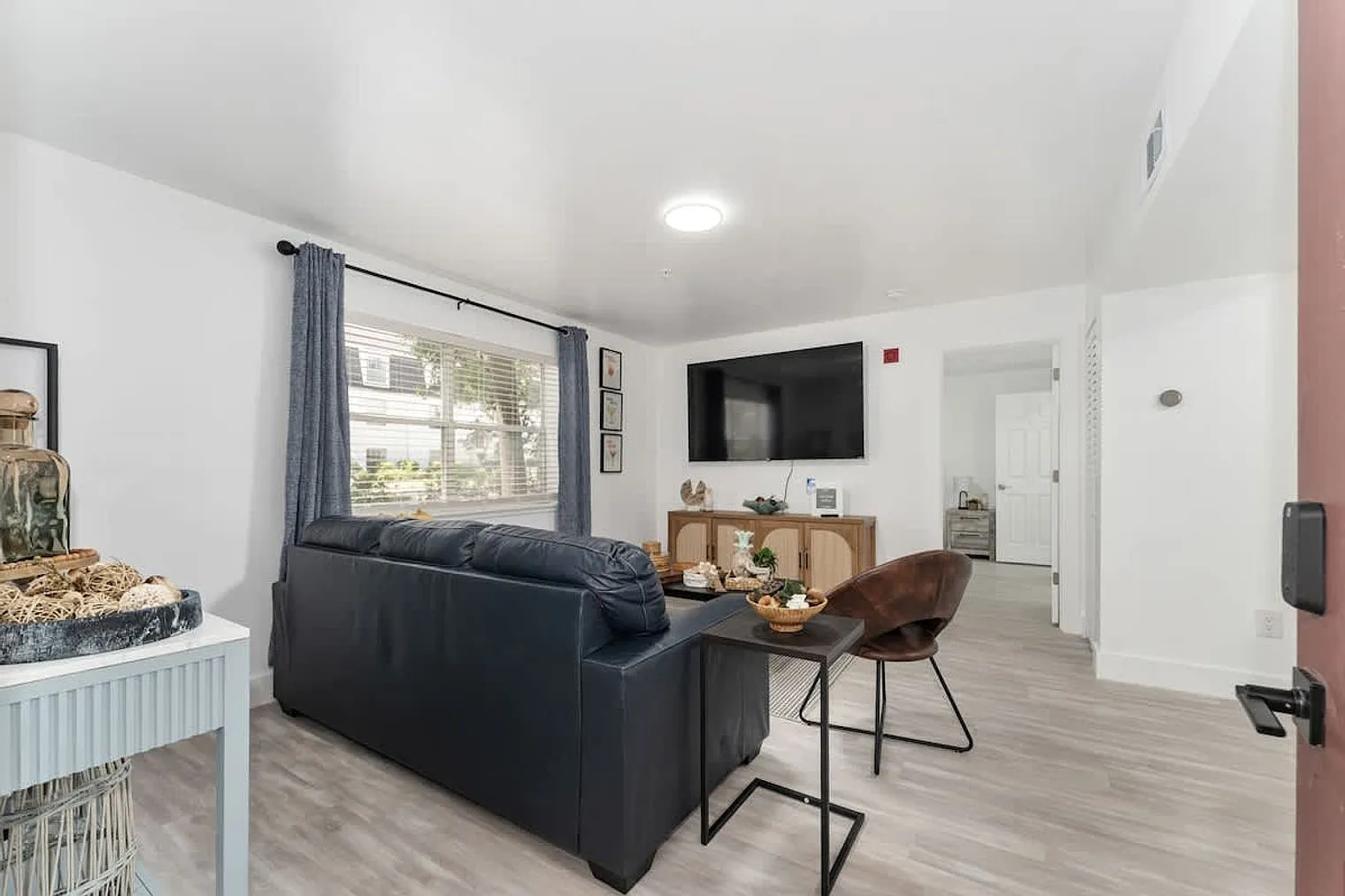 1 bed, 1.0 bath, $5,094 — Photo 2