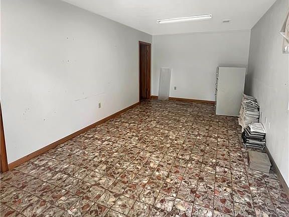 3rd image of 812 Louisiana Ave