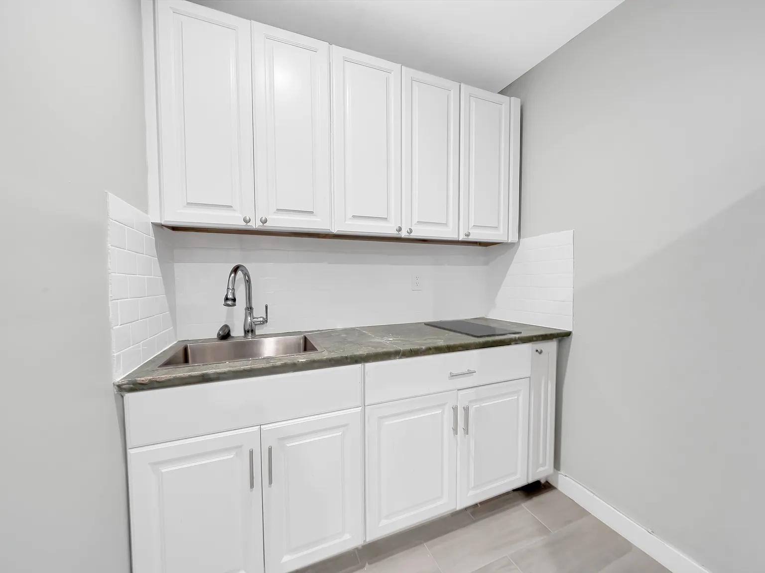 Studio, 400 sqft, $1,400 — Photo 4