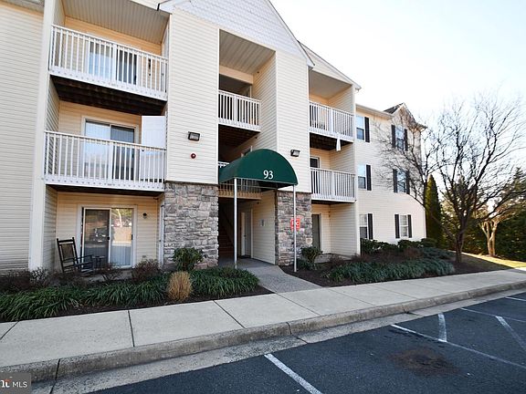 2nd image of 93 Fern Oak Cir APT 200