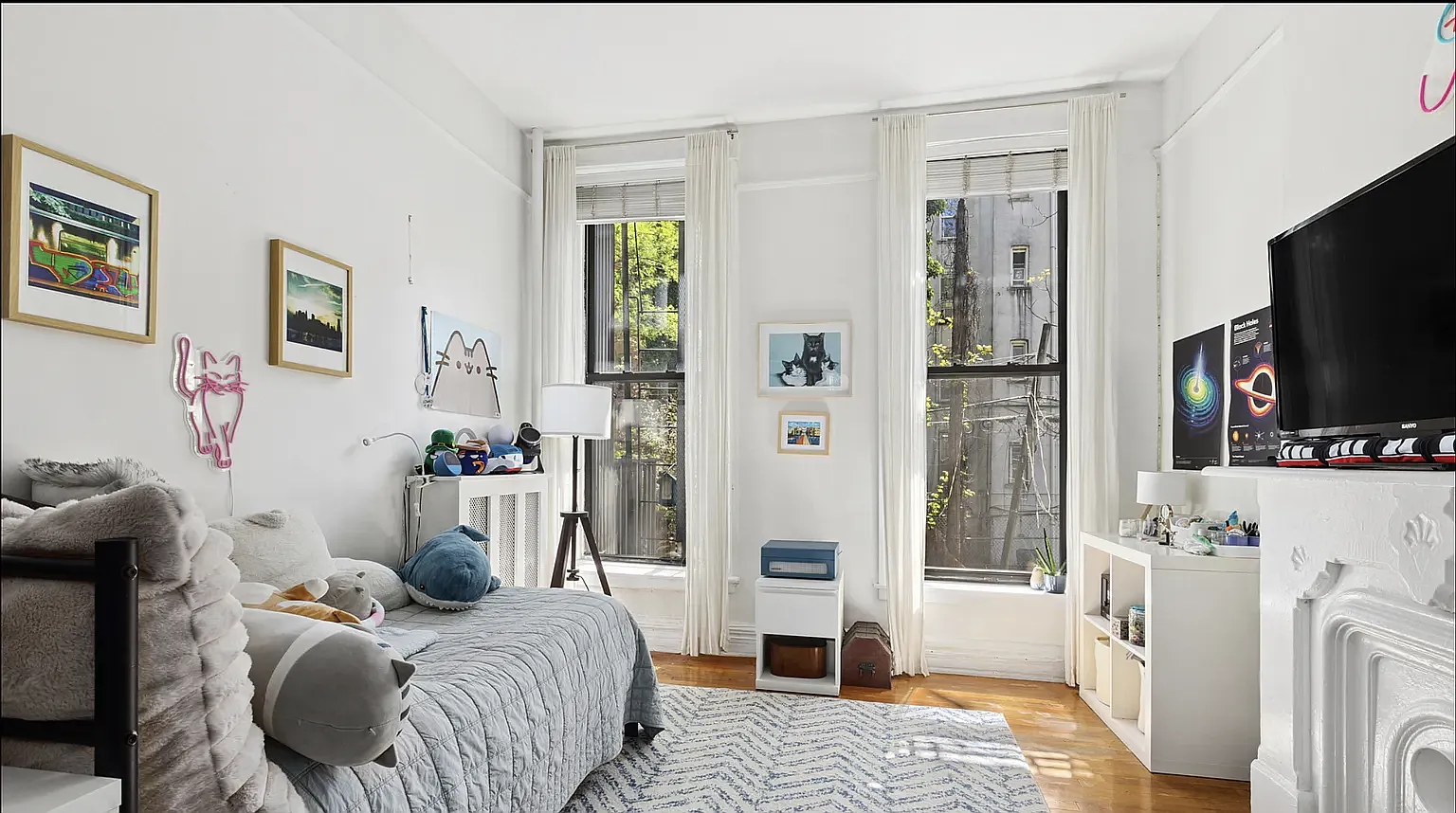 46 Saint Marks Place — Photo 3