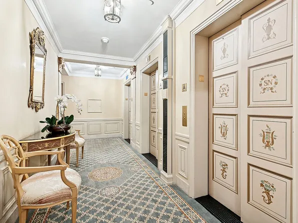 781 5th Ave #17, New York, NY 10022