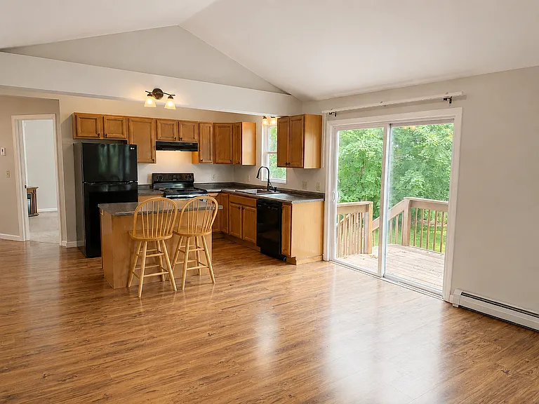 33 School St #2 — Photo 2