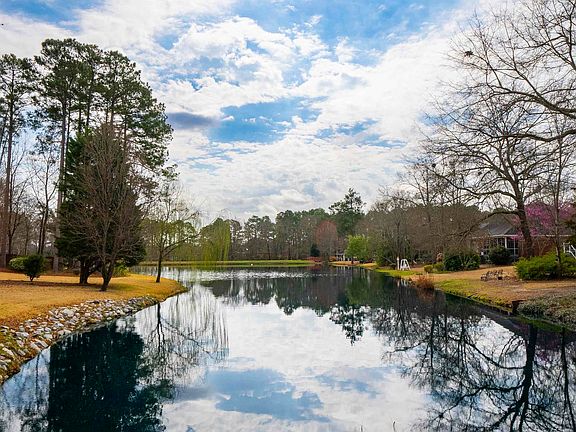 3rd image of 104 Inverness Dr