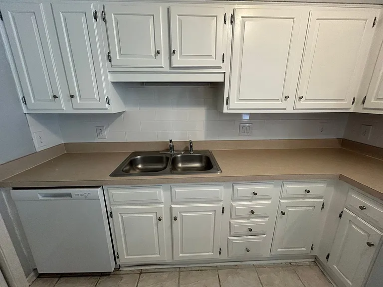 1205 Tiffany Ln #G — Photo 14