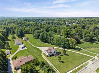 3230 E Wallings Rd, Broadview Heights, OH 44147