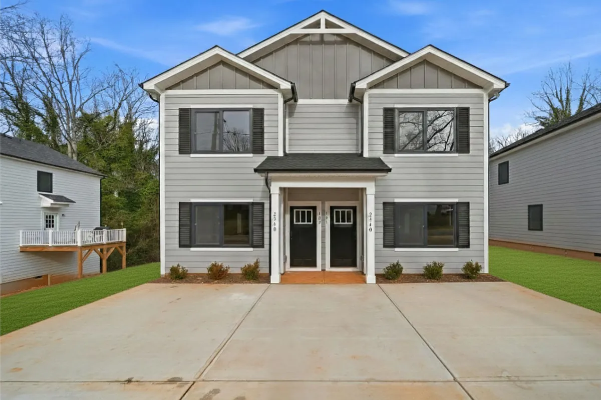 Building Photo - 2336 13th Street Dr NE #101