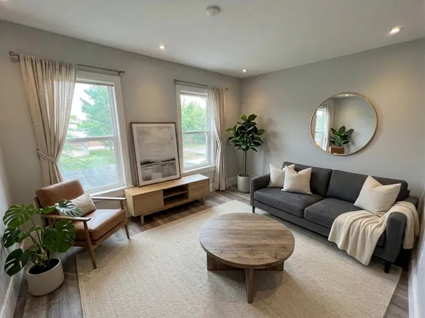 110 Ferguson Ave N #2, Hamilton, ON L8R 1L5